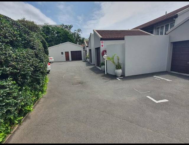 3 BEDROOM TOWNHOUSE FOR SALE IN UMHLANGA CENTRAL